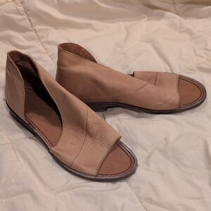 Free People Open-Toe Sandals in Light Tan